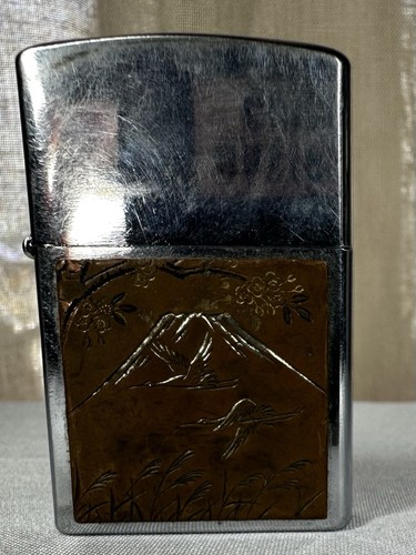 Vtg flip top cigarette lighter - top,